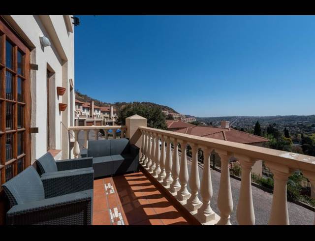 2 BEDROOM PROPERTY TO RENT IN WINCHESTER HILLS